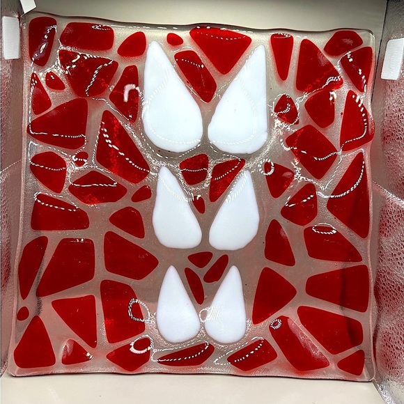 Red & white fused art glass plate. 9x9 - Picture 5 of 9
